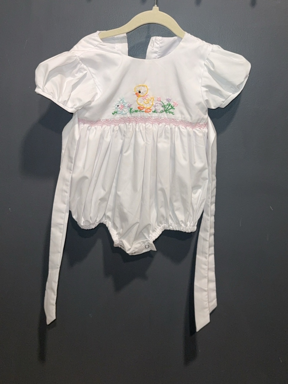 Pleats & Stitches White Embroidered Bubble Romper w Pink 18M Fits like 12M